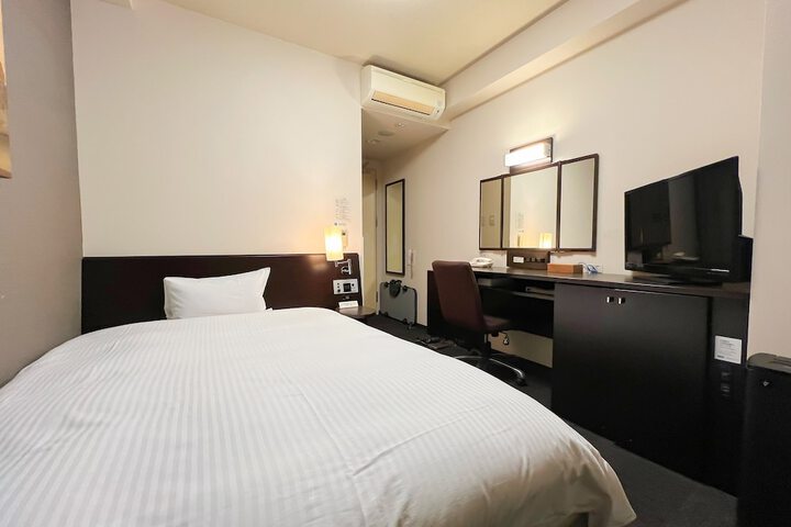 Room 5 of 30