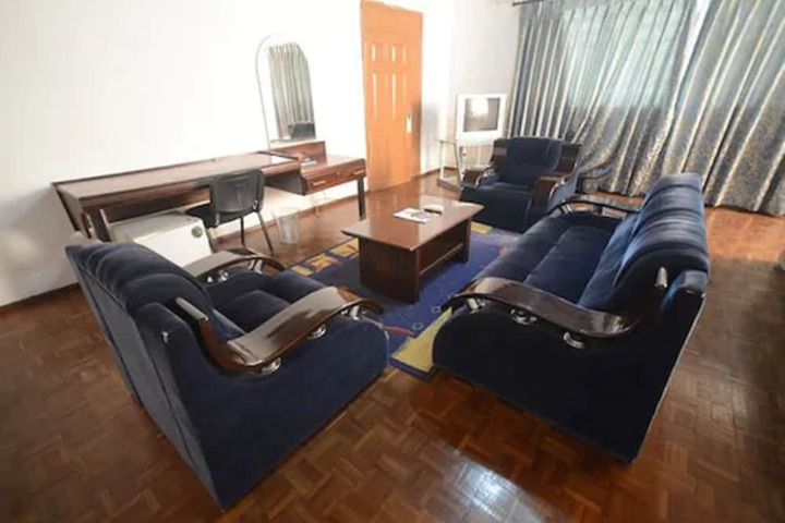 Room 33 of 59