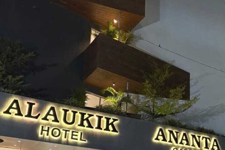 Alaukik Hotel