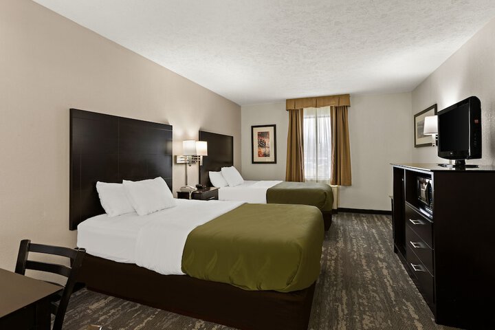 2 Double Beds (2 of 8)