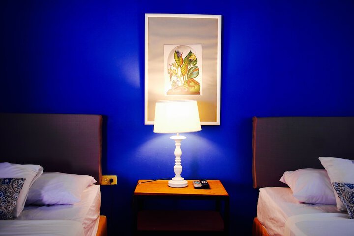 Room 12 of 68