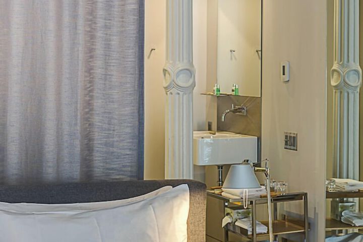 Room 48 of 118