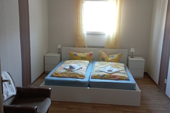Room 11 of 31