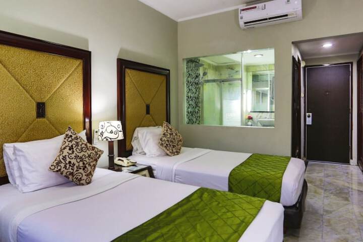 Room 10 of 21