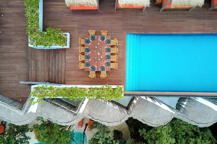 Pool 40 of 81