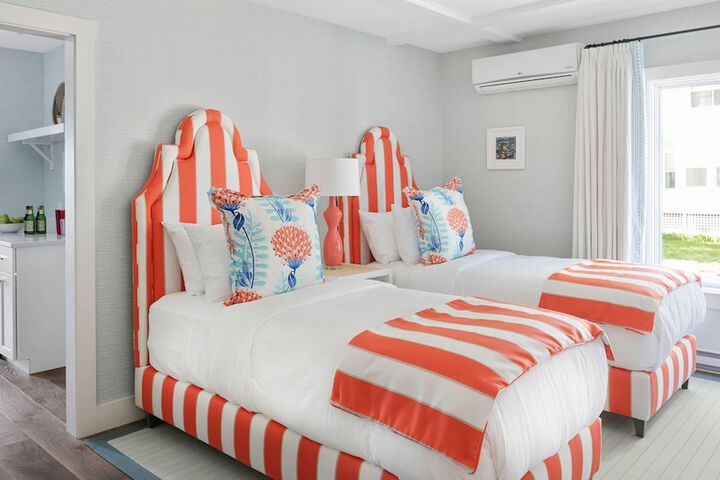 Room 112 of 181