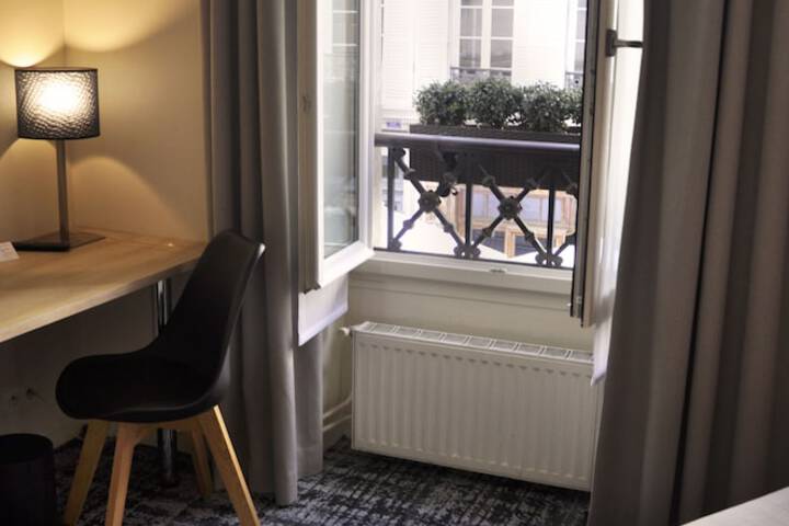 Room 25 of 52