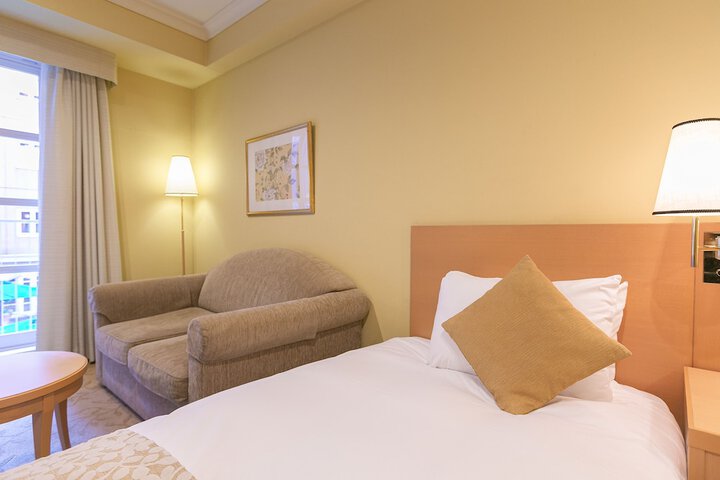 Room 16 of 121