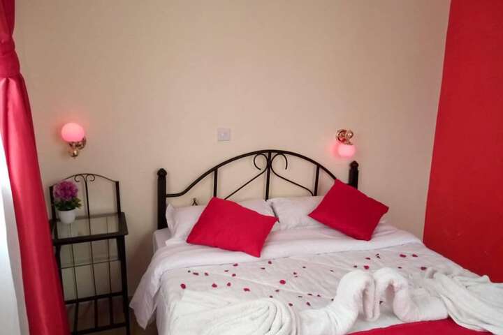 Room 5 of 15