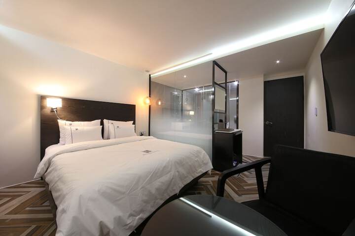Room 40 of 70