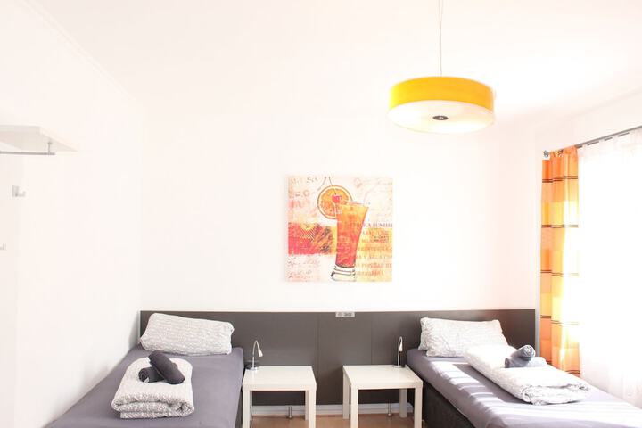 Room 13 of 35