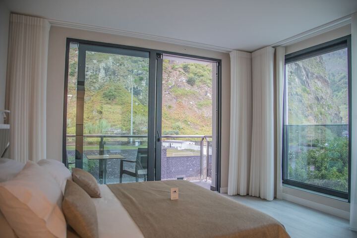 Room 15 of 27
