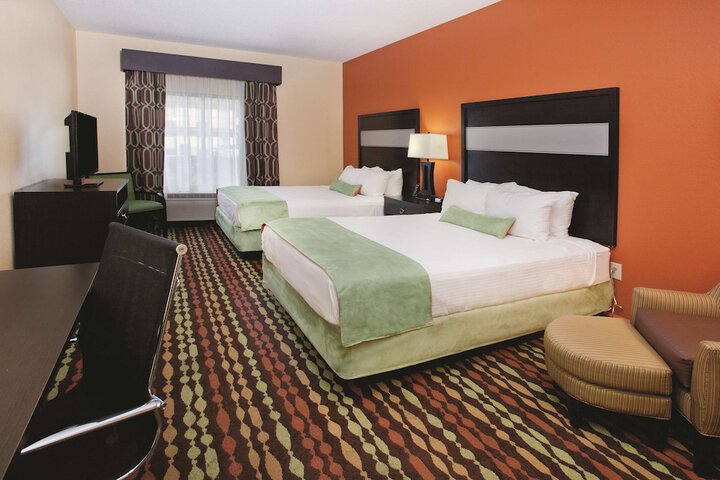 2 Queen Beds Accessible (3 of 10)