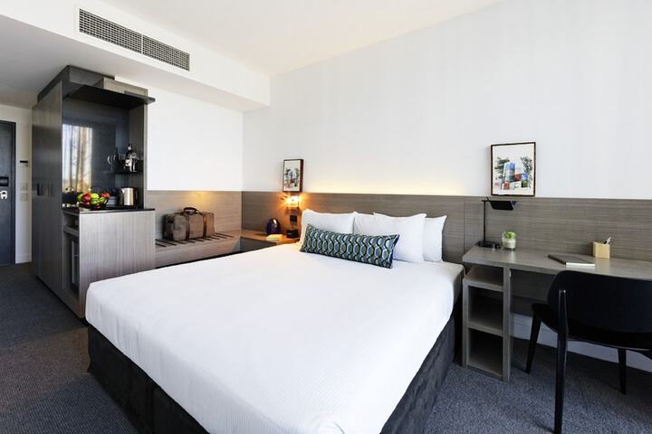 Room 9 of 26