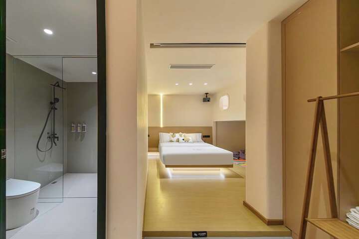 Room 31 of 112