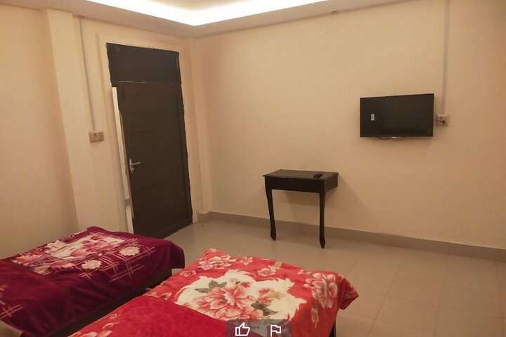 Room 6 of 6