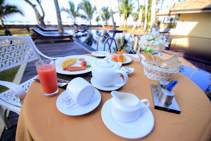 Breakfast/Coffee Service 41 of 72