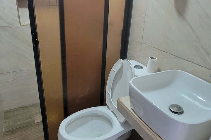 Room 102 of 140