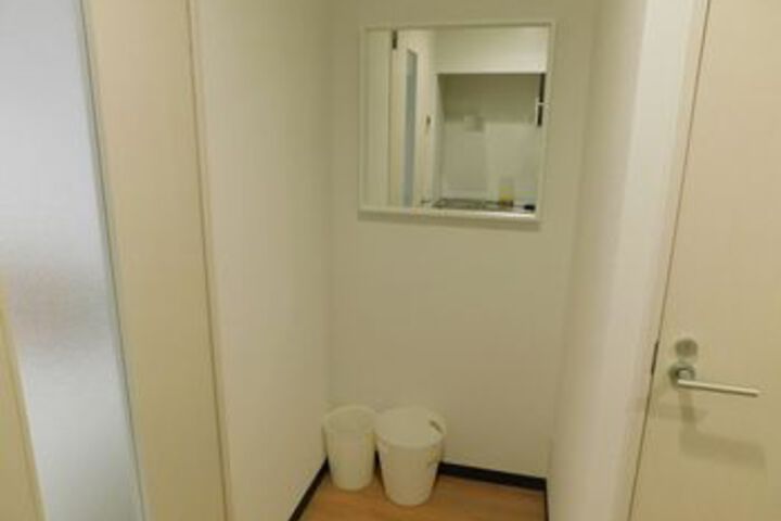 Room 80 of 89