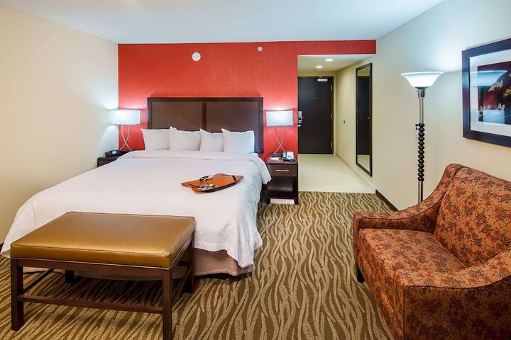 1 King Bed (12 of 14)