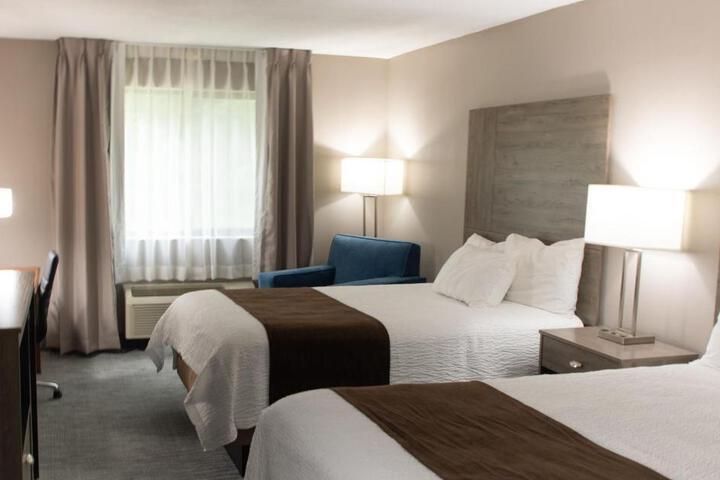2 Double Beds (2 of 3)