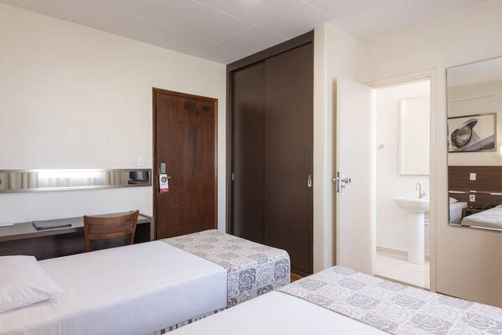 Room 37 of 107