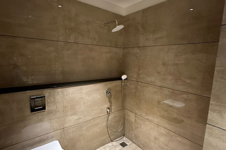 Room 12 of 17