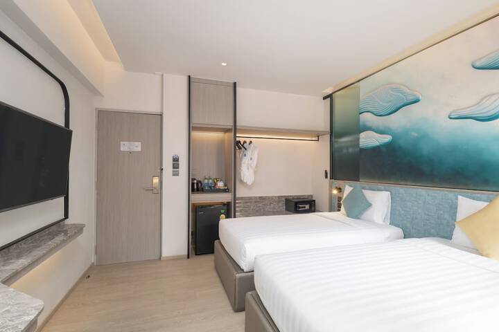 Room 8 of 74