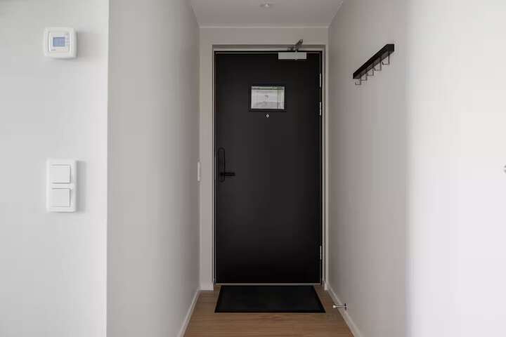 Room 32 of 162