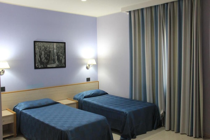 Room 15 of 37