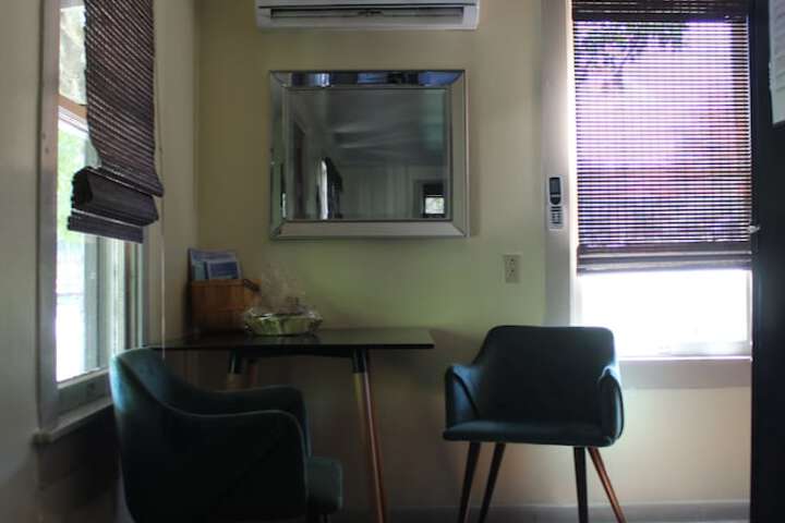 Room 26 of 94
