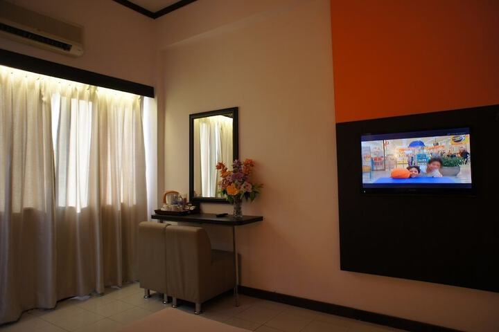 Room 14 of 24