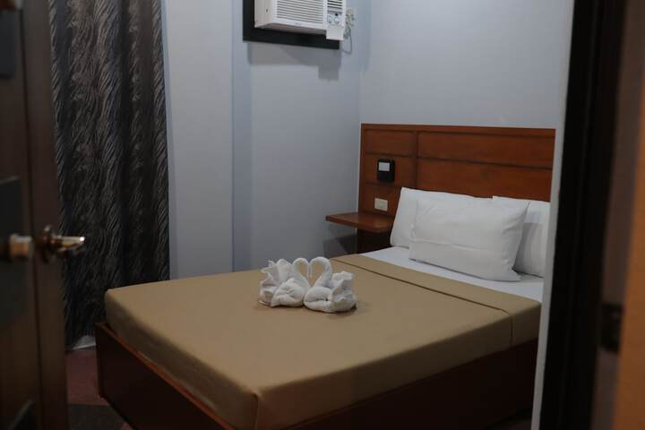 Room 5 of 42