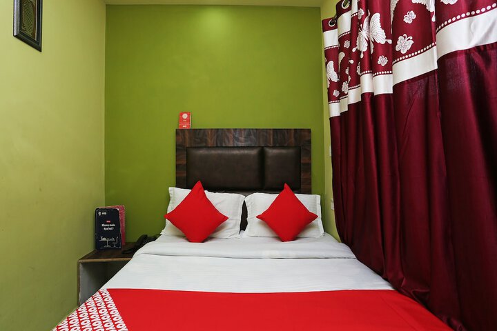 Room 9 of 14