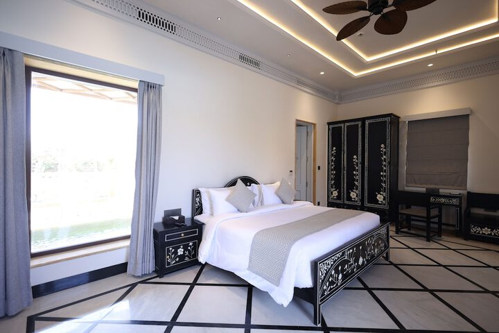 Room 26 of 43