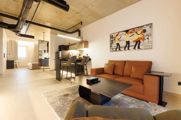 Room 16 of 28