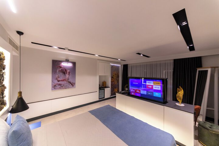 Room 28 of 155