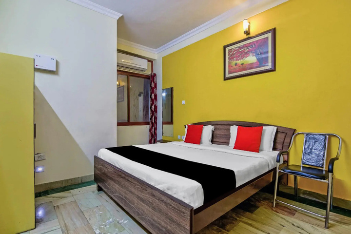 Room 3 of 16