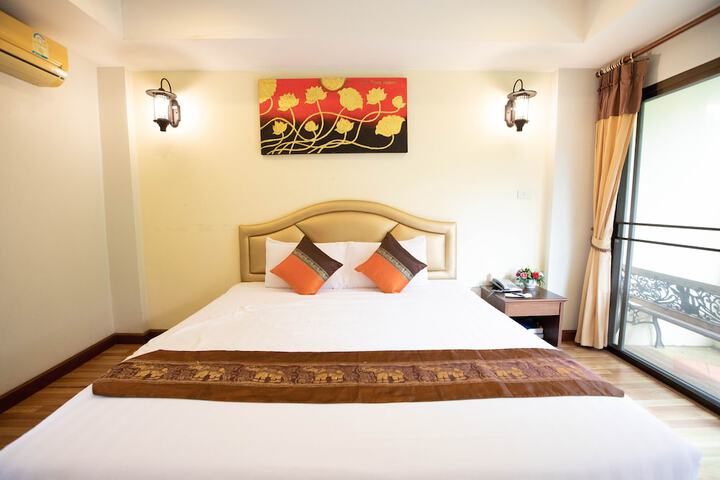 Room 13 of 72