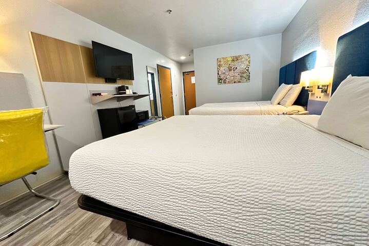 Room 8 of 34