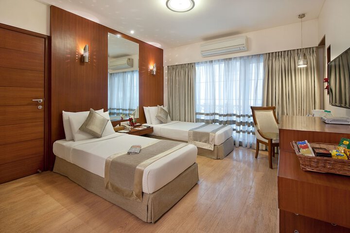 Room 12 of 50