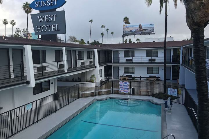 Sunset West Hotel SureStay Collection by Best Western