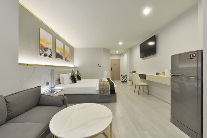Room 29 of 93