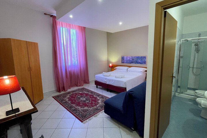 Room 11 of 37