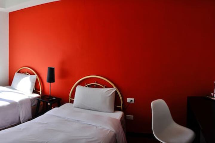 Room 9 of 20