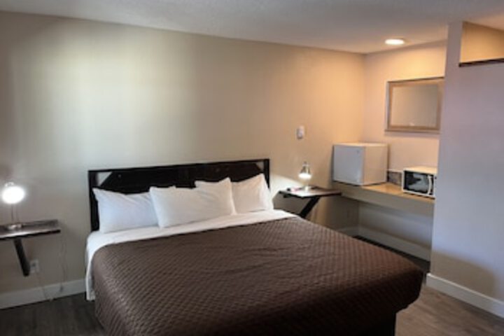 Room 10 of 168