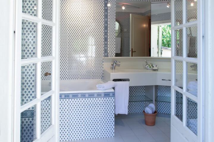 Clean Restrooms