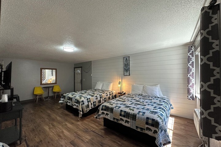 Standard Single King Bed (5 of 30)