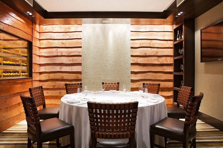 Dining 82 of 129