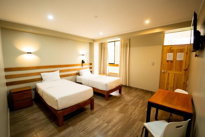 Room 8 of 9